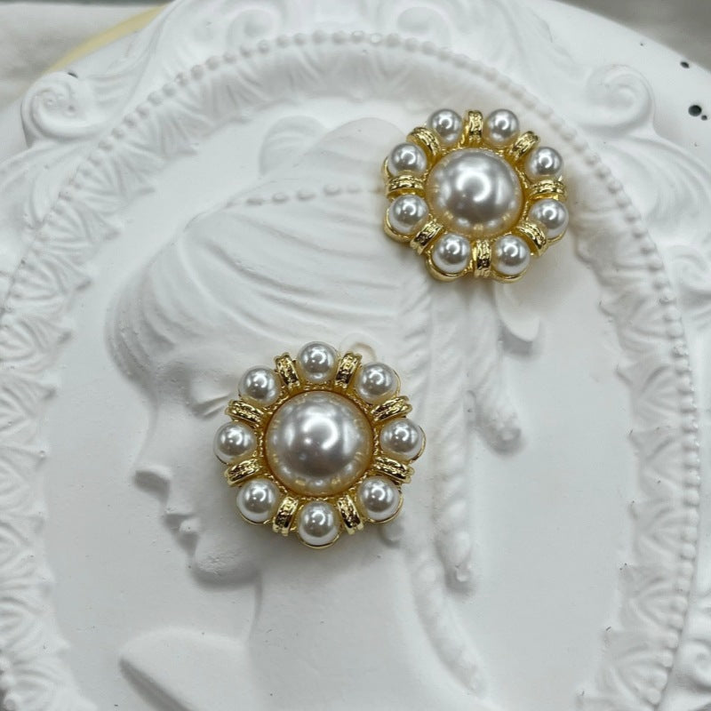 Royalcore Pearl Ear Pins