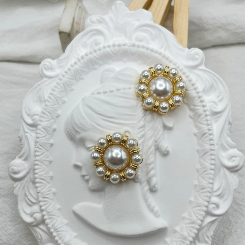 Royalcore Pearl Ear Pins