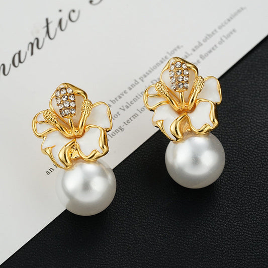 Retro Floral Pearl Ear Pins