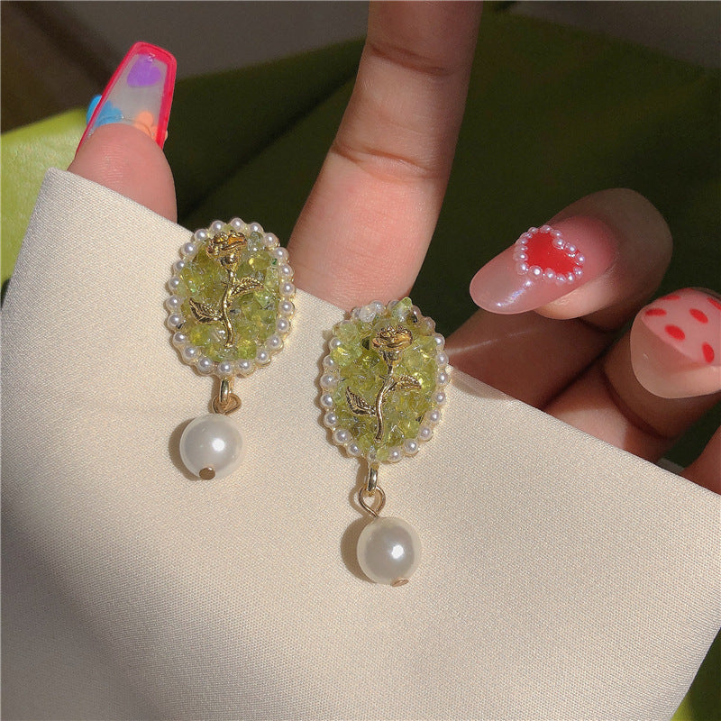 Retro Rose Pearl Ear Pins